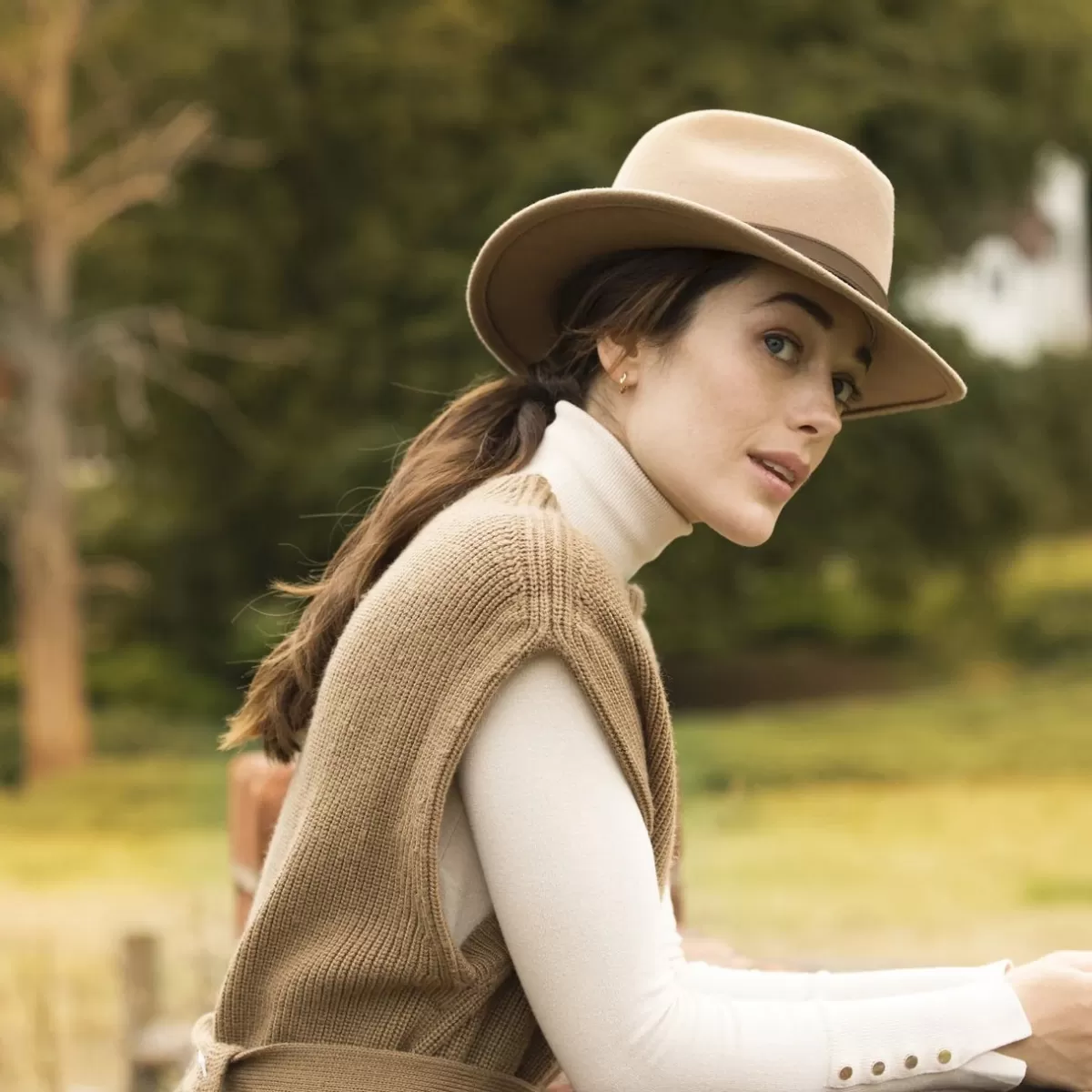 Best Hicks and Brown Hicks & Brown Ladies Suffolk Fedora Hat - Gamebird Feather Camel