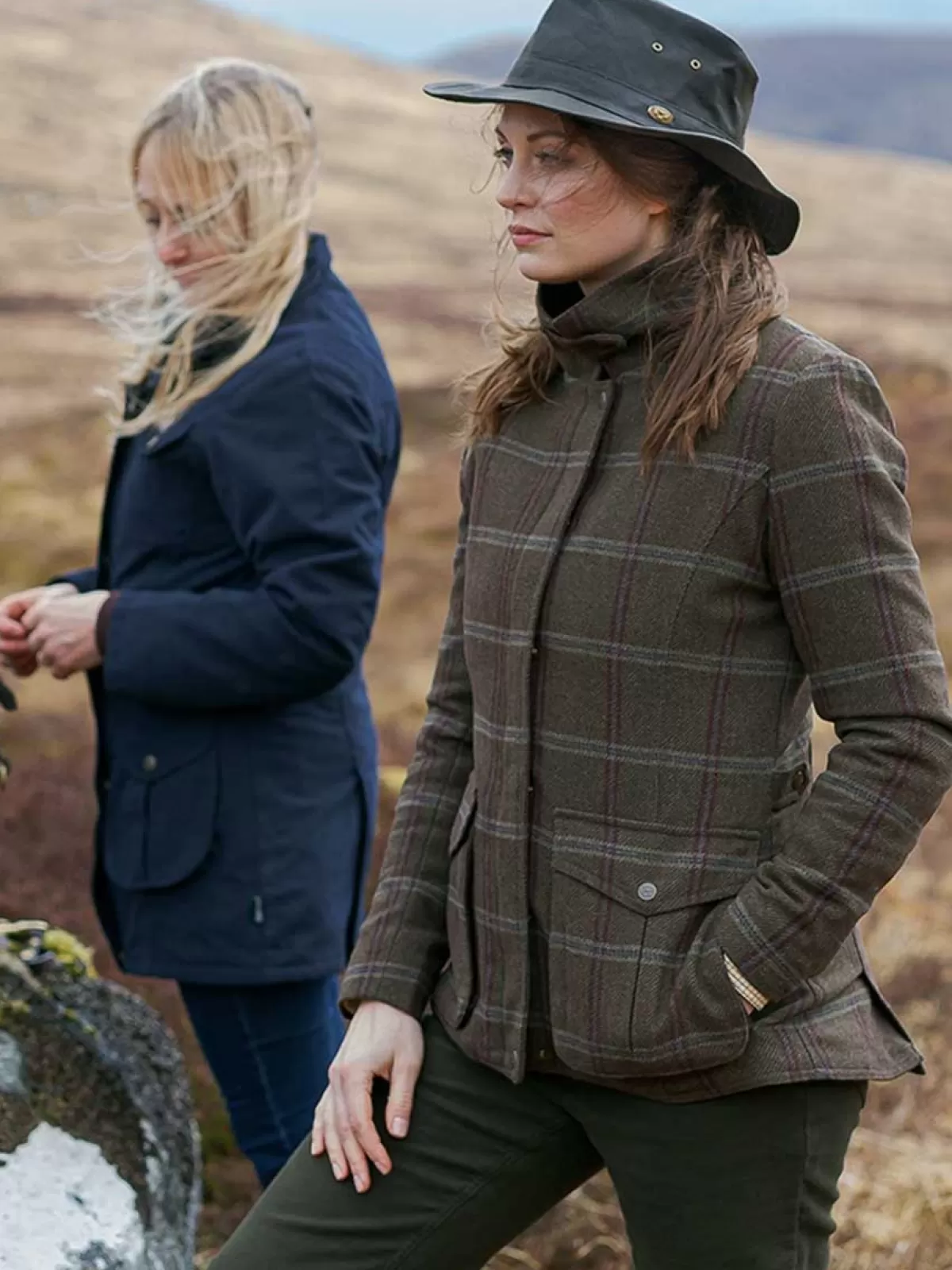 Shop Hoggs of Fife Musselburgh Ladies Tweed Field Coat - Bracken